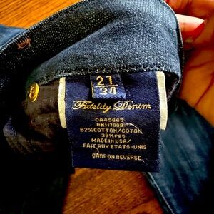 fidelity jeans -nearly new
